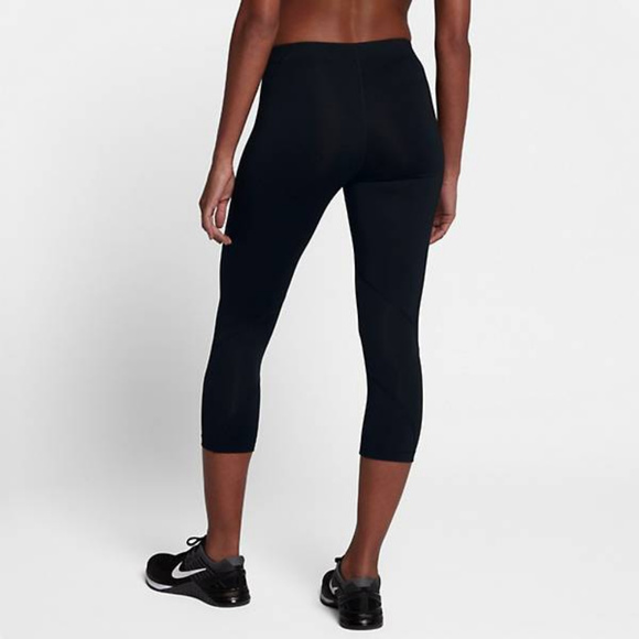 NIKE Pro Fit Capri Crops Size M NWT - Picture 2 of 3